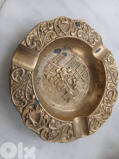 منفضة قديمة