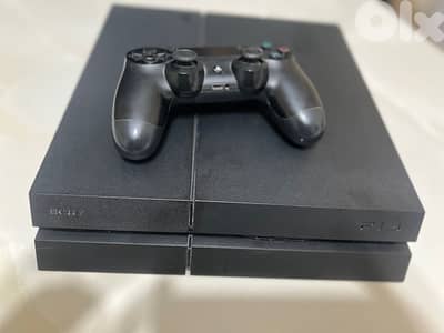 PS4& 1 Controller with 6 old games