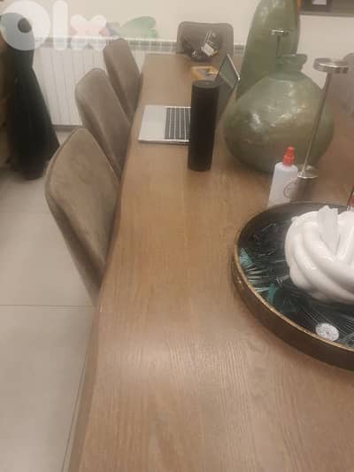 like new dining table with 8 chairs