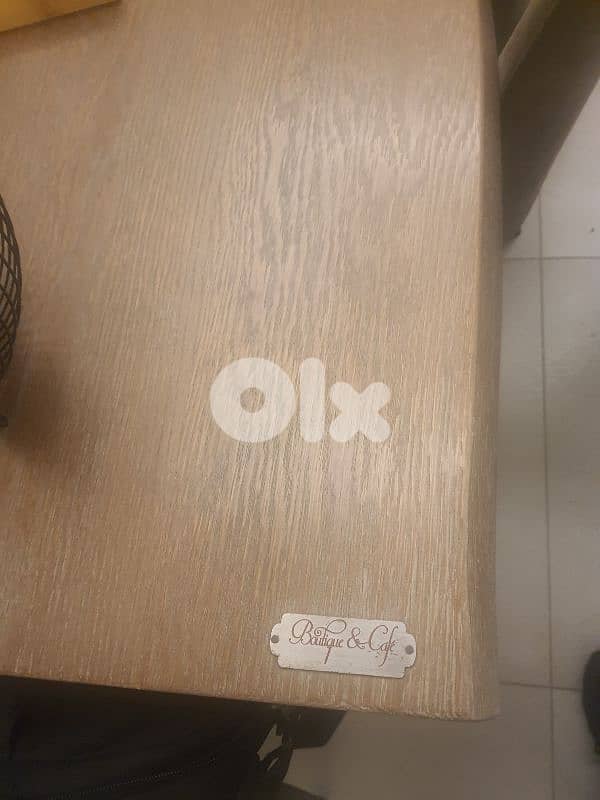 like new dining table with 8 chairs 2