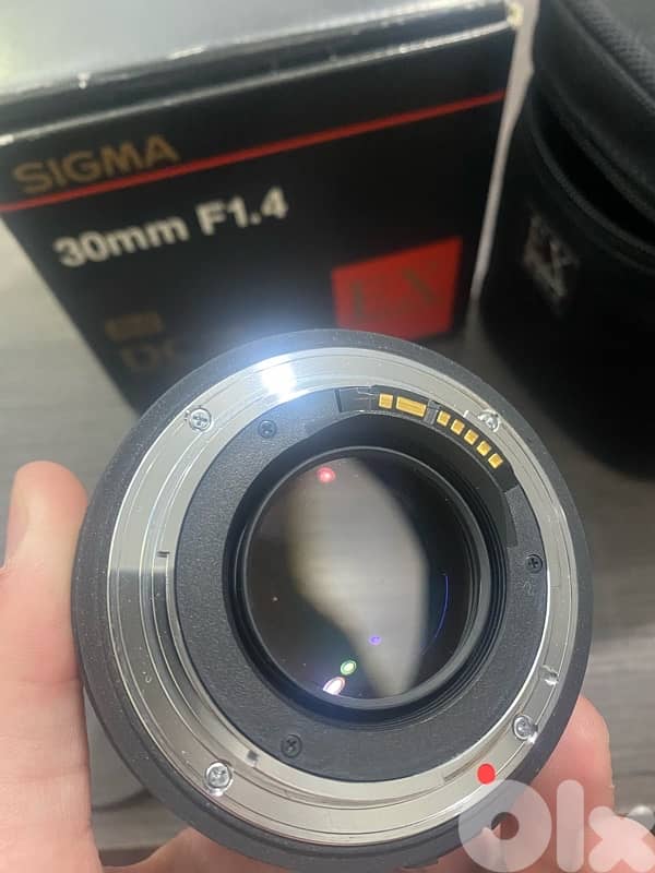 Lens canon 30mm F1.4 Ef-s super clean 2