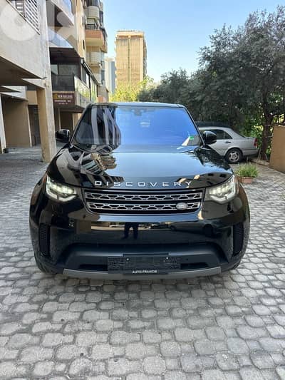 Land Rover Discovery 2019 black on black (clean carfax-77000 miles)