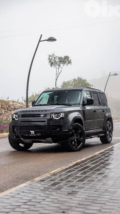 DEFENDER 110  P525 V8  2023 WARRANTY TILL END OF 2028