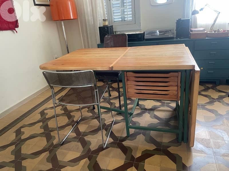 Table with expansion 1