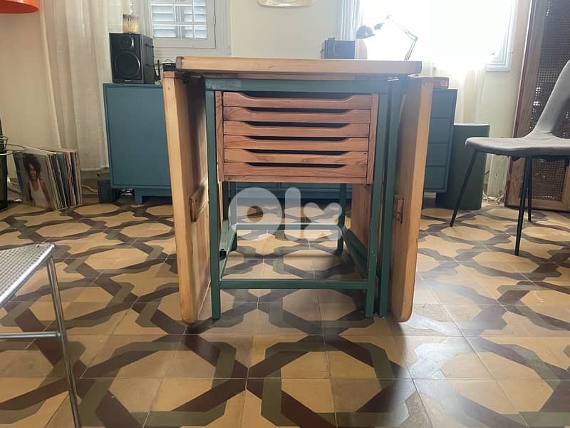 Table with expansion 3