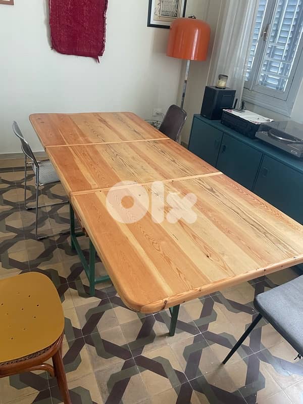 Table with expansion 7