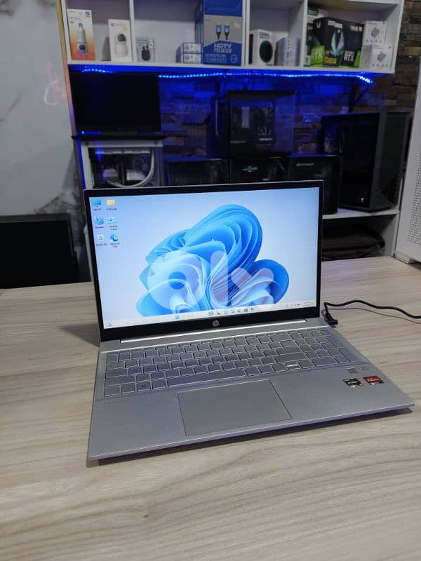 HP Pavilion Work Laptop - Like New - Very Clean 1