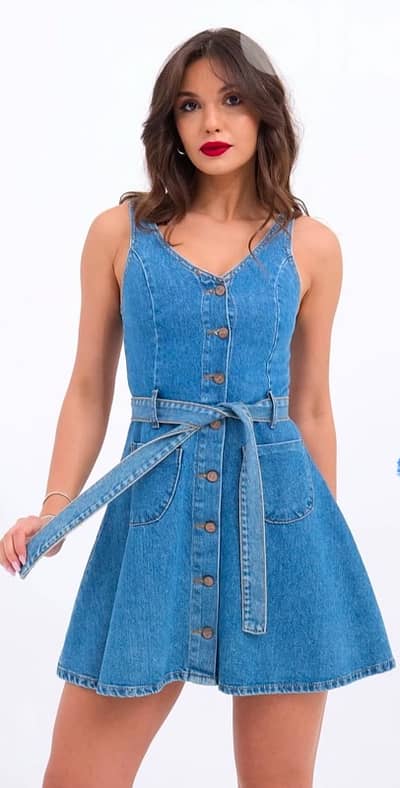 300 PCS Women Clothing NEW  / 300 قطعة ملابس نسائية جديدة