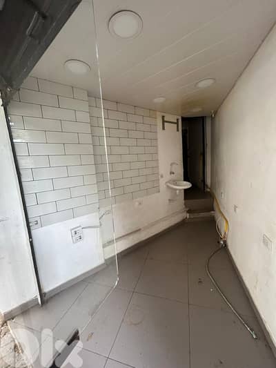 Shop for Rent in Badaroمحل للإيجار في بدارو