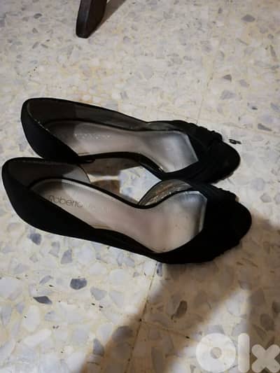 almost new. barely used