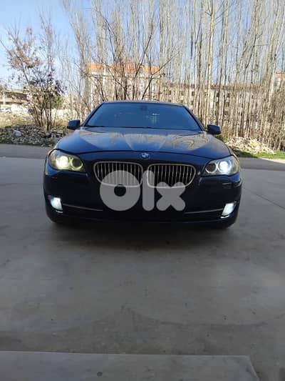 BMW 5-Series 523 2011