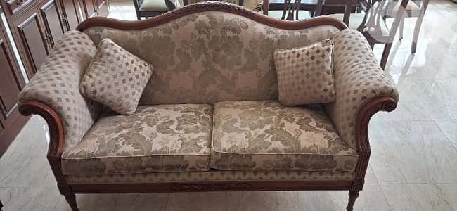 صالون خشب سنديان شبه جديد السعر ١٥٠٠