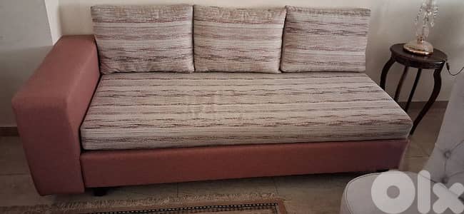 غرفه جلوس شبه جديد السعر ٥٠٠