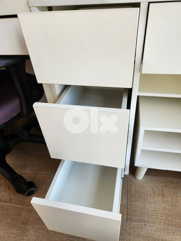 white dressing table 3