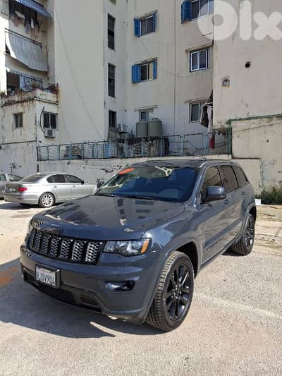 Jeep Grand Cherokee 2018 4x4 altitude clean car fax
