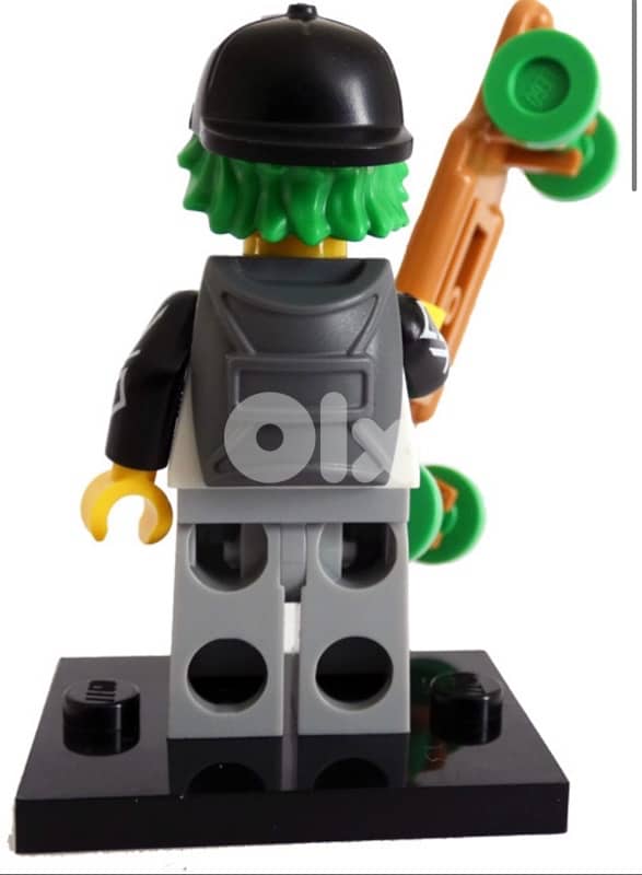 sealed Lego long boarder figure 1
