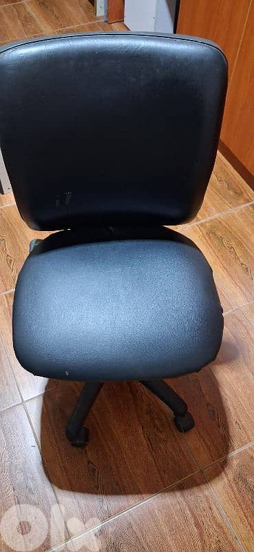 كرسه مكتب السعر ٢٠