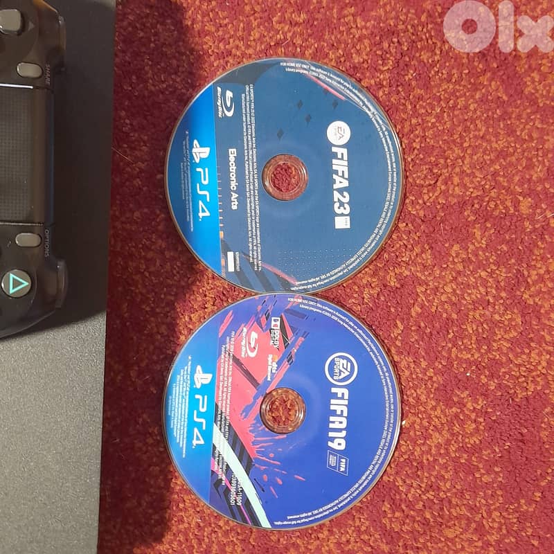 Ps4 slim 1TB & 9 cds 1 digital 2
