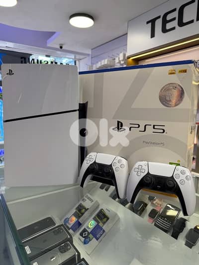 ps5 1tb with 2 controllers