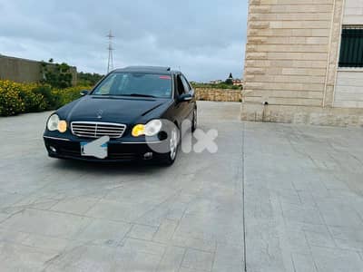 مرسيدس بنز سي-كلاس 20005