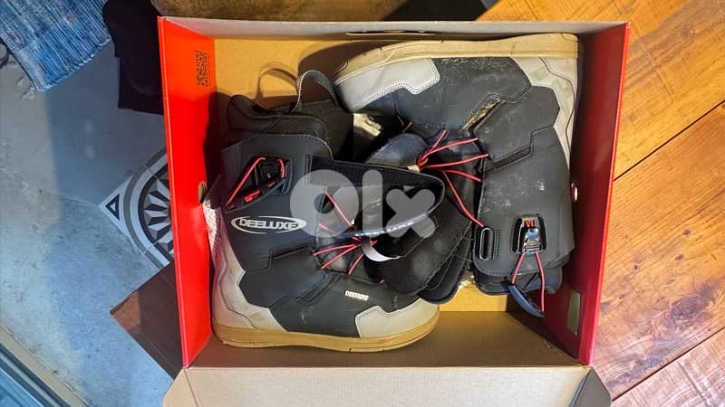 Snowboard Amplid 163cm Light Weight Technology + Snow boots Deeluxe 4