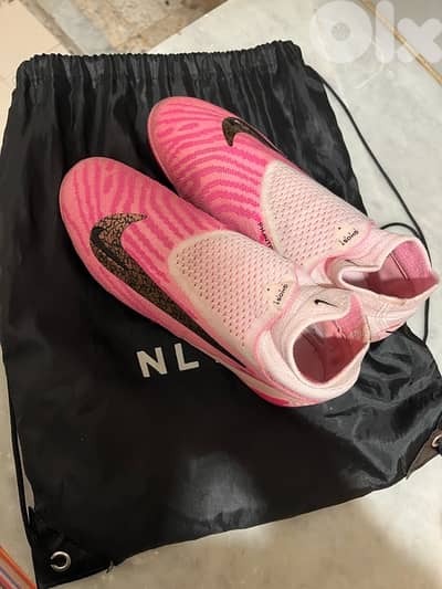 Selling a used football shoes