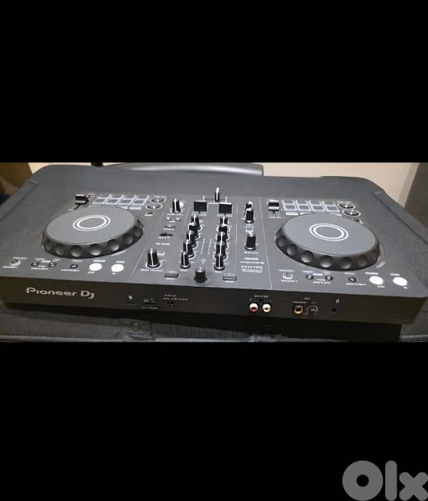 Pioneer FLX4 + carrying case 2