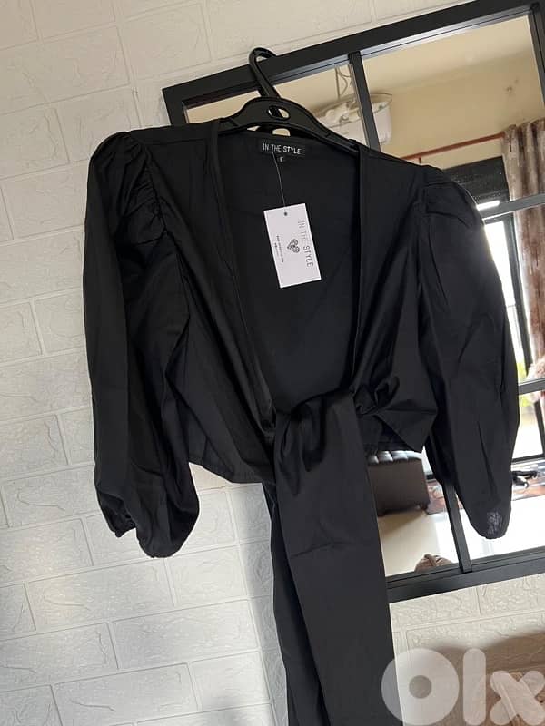 PUFFY CROPPED TOP NEW IN TAG 1