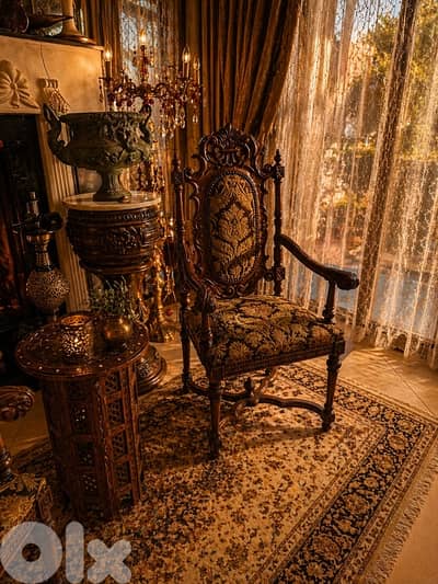 Antique / Victorian style  Antique chairs, very old,