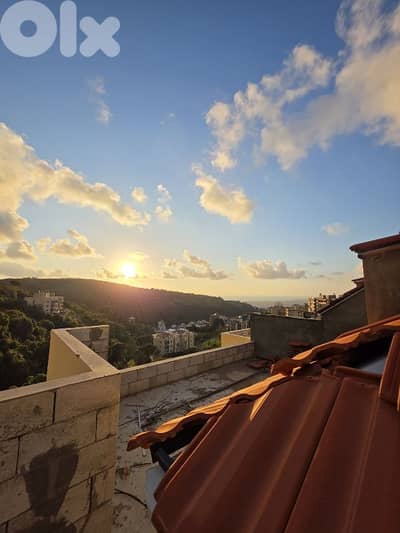 Sea- View Duplex in Bsaba with facilities payement available!