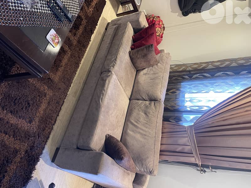 Stylish and comfortable living room set for sale 5