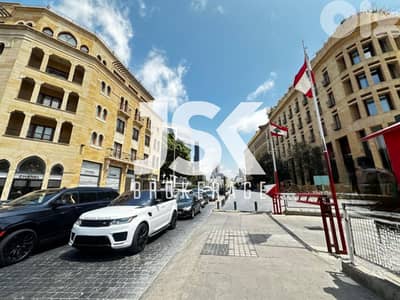 L21142 - High-End 3-Bedroom Apartment For Sale in Down Town