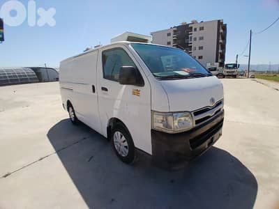 تويوتا هايس 2011