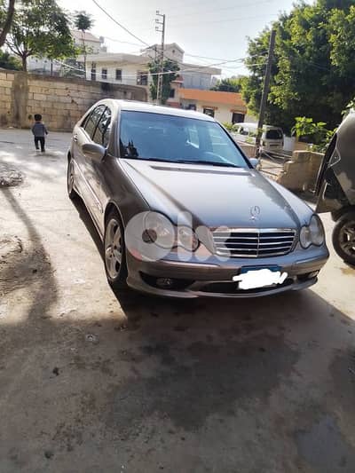 Mercedes-Benz C-Class 2005
