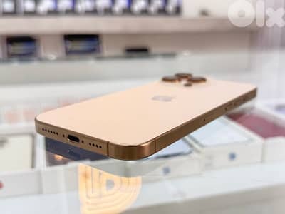 IPhone 16 pro max 1 Tb Like new never repaired in excellent condition