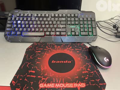Logitech gaming mouse & gaming mouse pad & Gamibg keyboard
