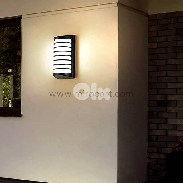 Ribbed Oval LED Wall Light — Matte Black 2