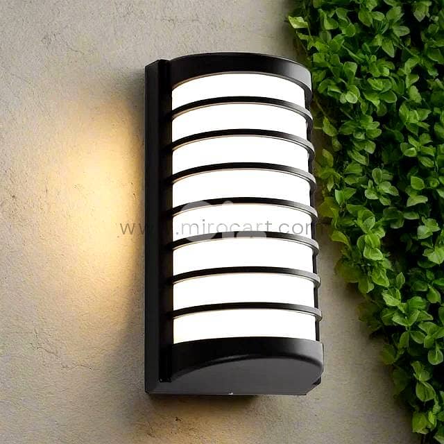 Ribbed Oval LED Wall Light — Matte Black 5