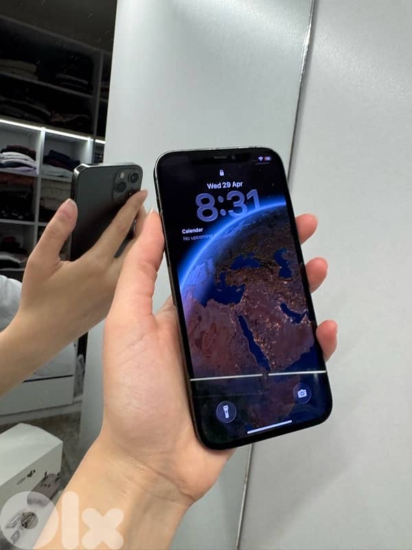IPhone 12 pro used 128 G 3
