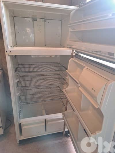 Refrigerator Frigidaire براد فريجيدير