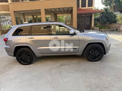grand cherokee 2018 altitude 4wd