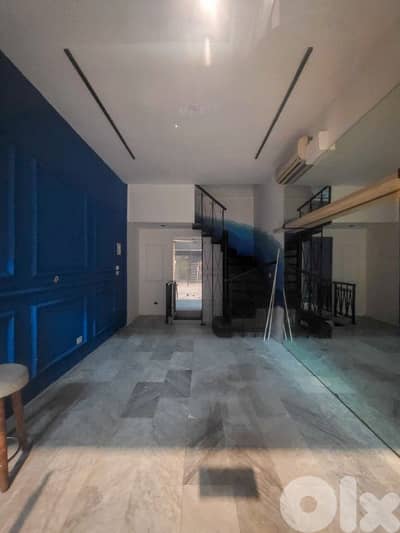 Prime location shop/office in Zalka, Maten.