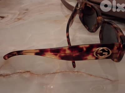 Gucci Sunglasses – Elegant & Stylish / like new