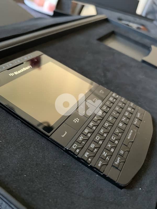 Blackberry Porsche Deaign 7
