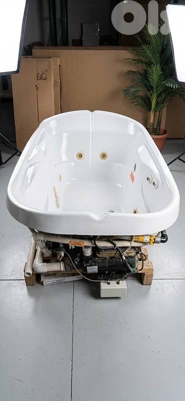 Hot tub jaccuzi جاكوزي