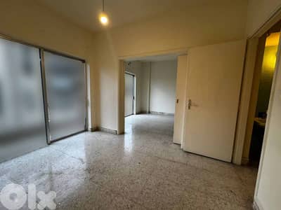 CATCH !! SPACIOUS APARTMENT IN HAMRA PRIME | 130SQ | HAKK-339