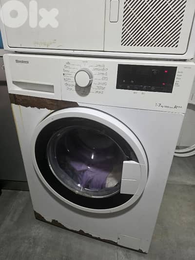 غسالة ونشافة washer and dryer