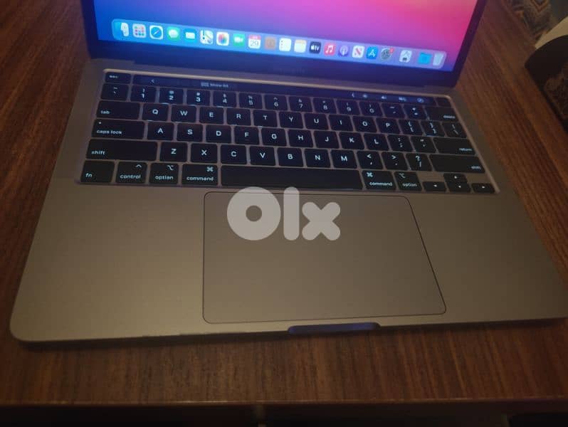 macbook pro 2020 core i7/16/1TB 2