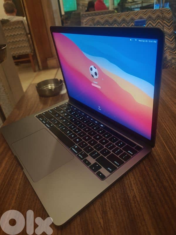 macbook pro 2020 core i7/16/1TB 3