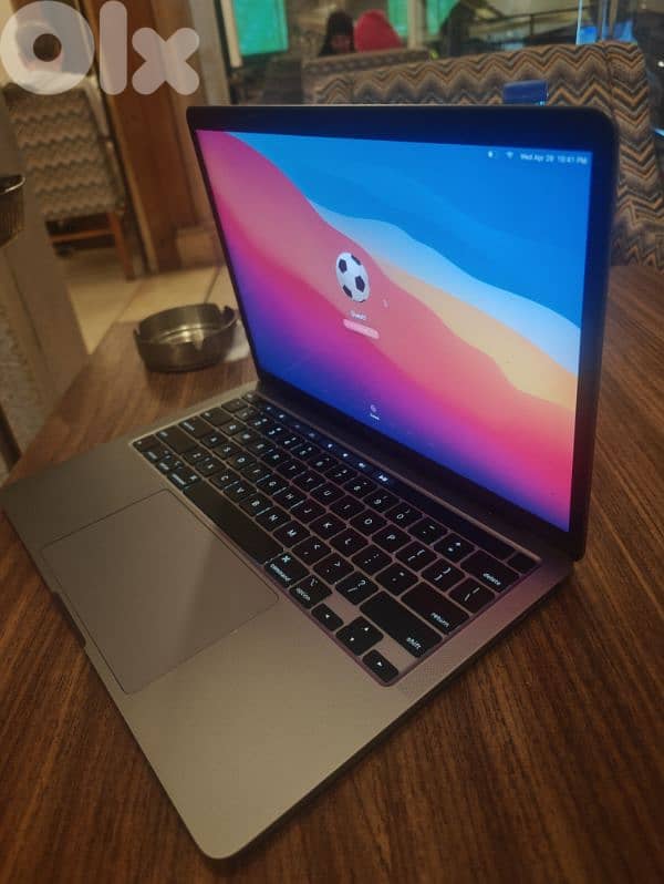 macbook pro 2020 core i7/16/1TB 4